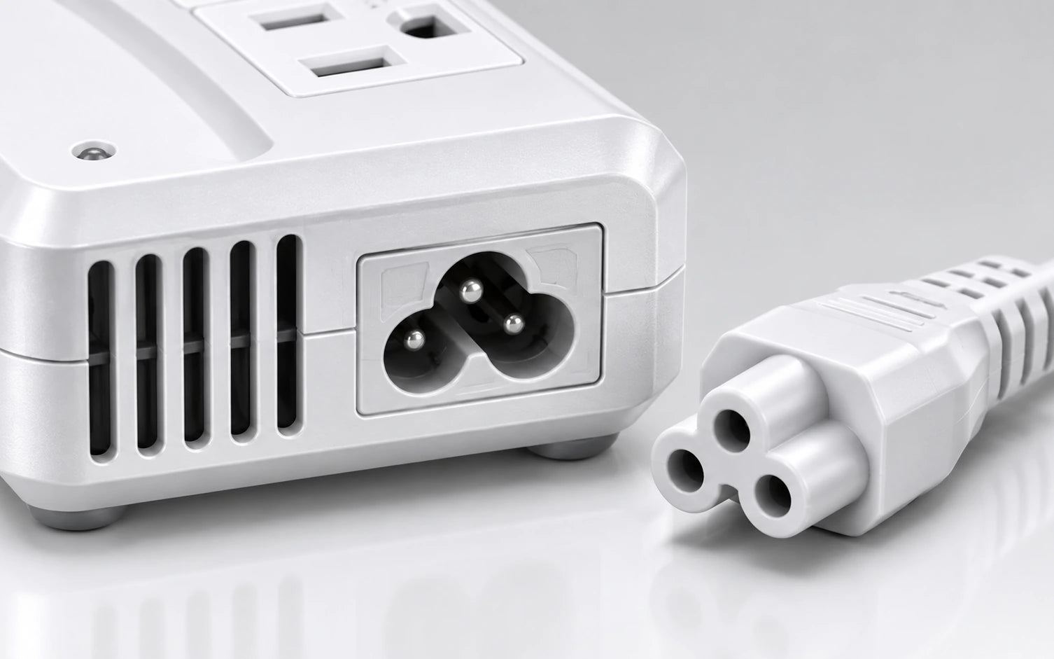 BESTEK Universal 100-220V to 110V Voltage Converter 250W construction and protection detail
